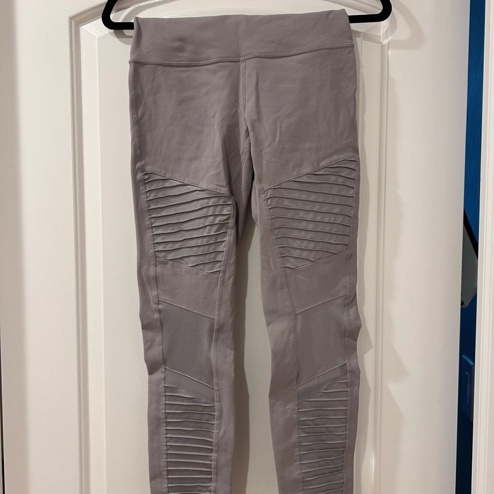 ALO Yoga Light Gray Leggings